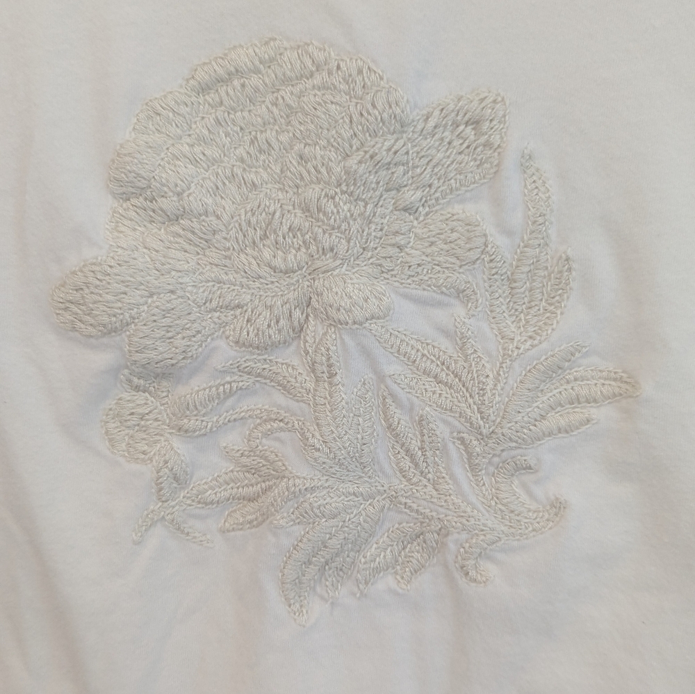 Vintage Lucky Brand XS T-Shirt with Floral Embroidery - Picture 4 of 4